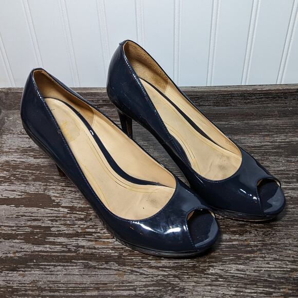 Cole Haan Women's Navy Patent Leather Peep Toe Pump Size 7.5B - Picture 1 of 8
